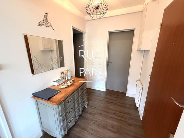 86100 CHATELLERAULT Appartement T3 lumineux et rénové - 73 m² avec Balcon, Parking & Cave