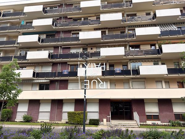 86100 CHATELLERAULT Appartement T3 lumineux et rénové - 73 m² avec Balcon, Parking & Cave
