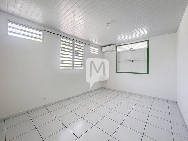 Dpt Guyane (973), à louer REMIRE-MONTJOLY maison T4 de 80.32 m²