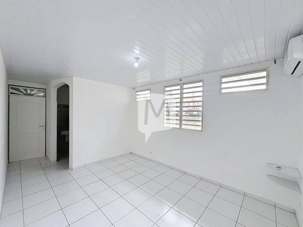 Dpt Guyane (973), à louer REMIRE-MONTJOLY maison T4 de 80.32 m²