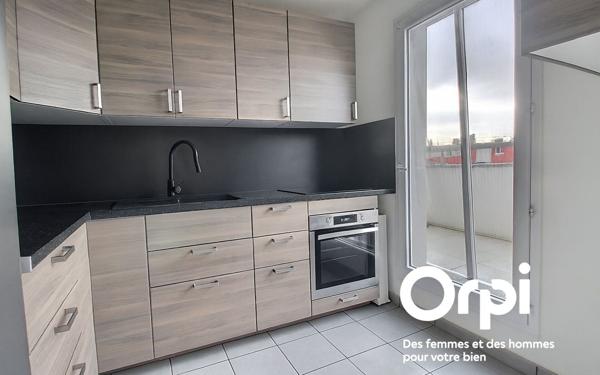 Appartement à vendre    4 pièces • 76,40 m2 Trappes
