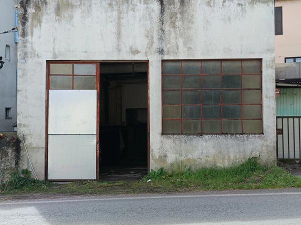 ENSEMBLE IMMOBILIER A TERMINER DE RENOVER AVEC GARAGE SUR LE CHEMIN DE COMPOSTELLE.