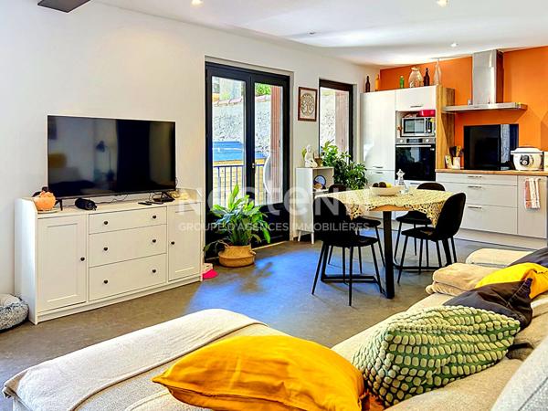 APPARTEMENT T3 AVEC COUR A PORT-LA-NOUVELLE