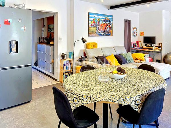 APPARTEMENT T3 AVEC COUR A PORT-LA-NOUVELLE