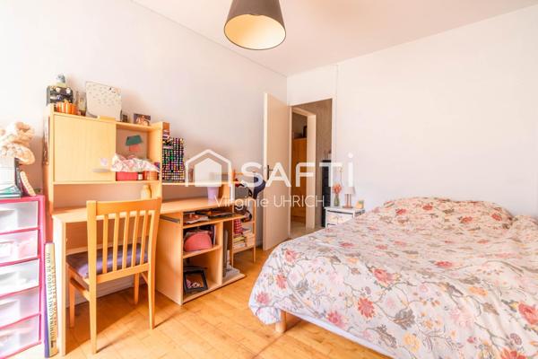 Appartement  T4, à vendre, à Montigny-Le-Bretonneux, proche Gare( St Quentin en Yvelines), commerces, Facs, tout en étant calme( piéton)!