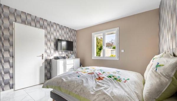 Maison
         5 pièces
        - 122 m² 295 000 € *