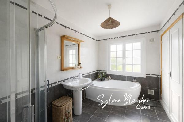 MAISON 136 M2 - 5 CHAMBRES - TERRAIN 636 M2