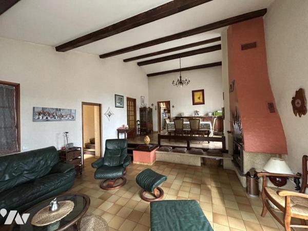 Rochemaure, maison individuelle de 128m2 hab , parcelle 12 385m2.