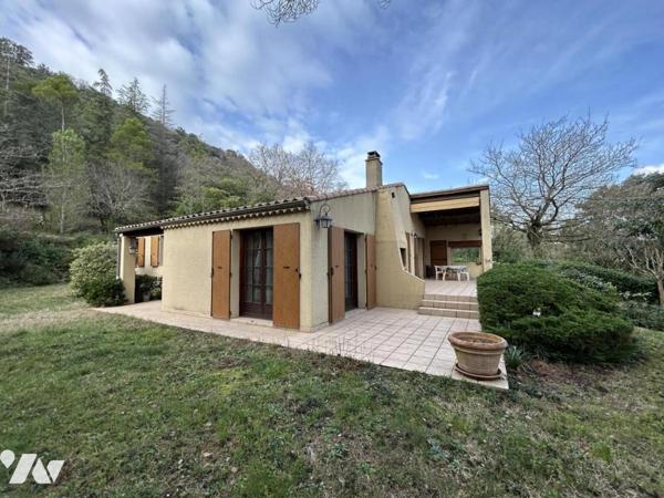 Rochemaure, maison individuelle de 128m2 hab , parcelle 12 385m2.