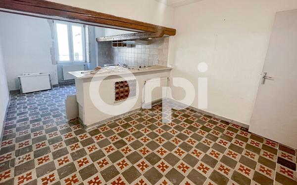 Immeuble à vendre    5 pièces •  Pont-Saint-Esprit