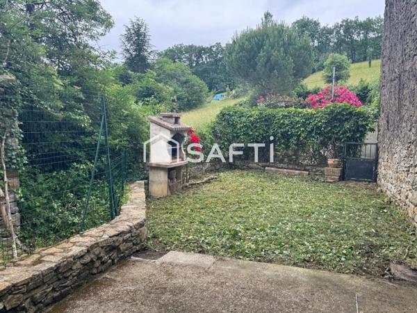 MAISON DE VILLAGE AU CALME AVEC UN EXTERIEUR