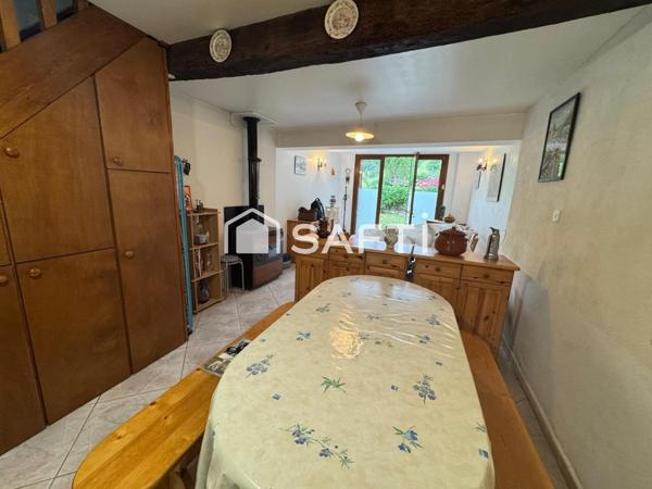 MAISON DE VILLAGE AU CALME AVEC UN EXTERIEUR