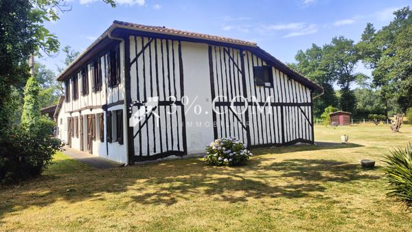 Maison
                                                                                                                                                                                                                                                                                                                        8 pièce(s)                                                                                                                                                                                                          6 chambre(s)                                                                                                                                                                                                          232.24  m²
