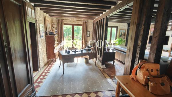 Maison
                                                                                                                                                                                                                                                                                                                        8 pièce(s)                                                                                                                                                                                                          6 chambre(s)                                                                                                                                                                                                          232.24  m²
