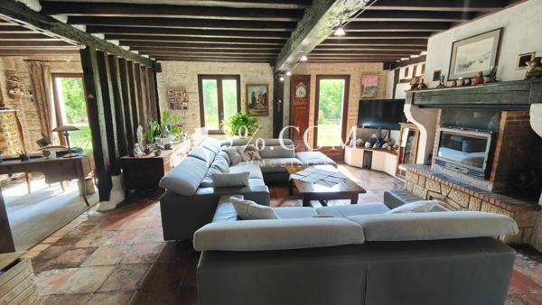 Maison
                                                                                                                                                                                                                                                                                                                        8 pièce(s)                                                                                                                                                                                                          6 chambre(s)                                                                                                                                                                                                          232.24  m²