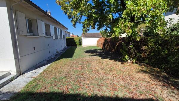 Pavillon Plain-Pied sur terrain clos et arboré, 3 chambres, proche bus et commerces