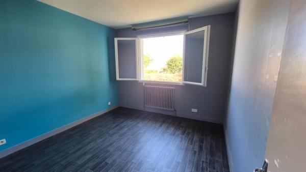 Pavillon Plain-Pied sur terrain clos et arboré, 3 chambres, proche bus et commerces