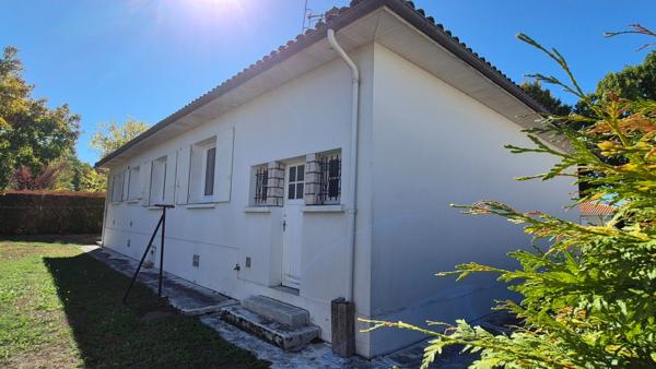 Pavillon Plain-Pied sur terrain clos et arboré, 3 chambres, proche bus et commerces