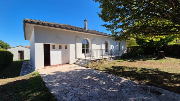 Pavillon Plain-Pied sur terrain clos et arboré, 3 chambres, proche bus et commerces