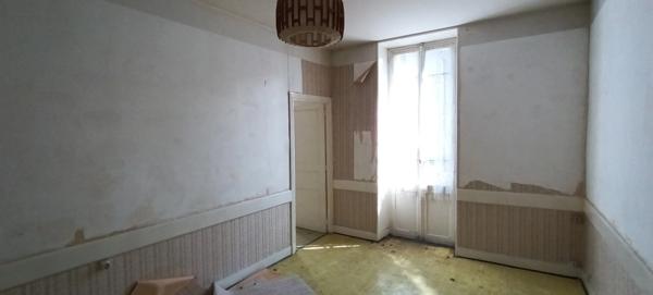 Immeuble à vendre MUROL (63)