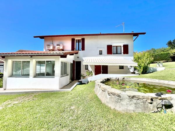 Maison 4 chambres avec T2 indépendant, garage et terrain de 690 m² – 64990 Mouguerre