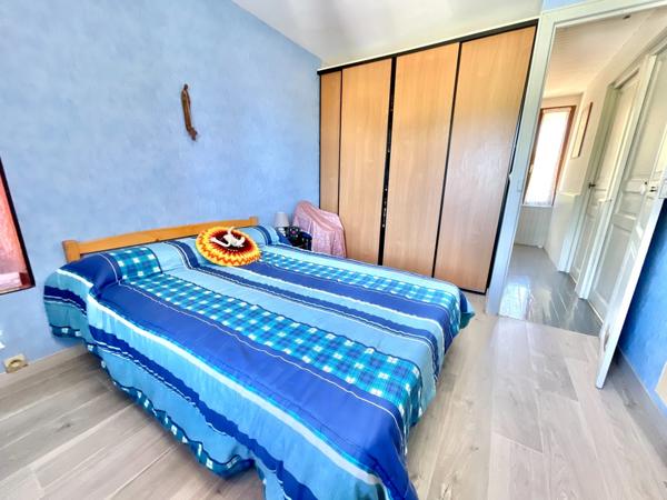 Maison 4 chambres avec T2 indépendant, garage et terrain de 690 m² – 64990 Mouguerre