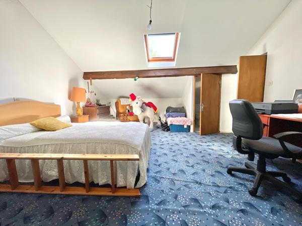 Maison 4 chambres avec T2 indépendant, garage et terrain de 690 m² – 64990 Mouguerre