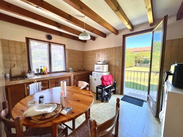 Maison 4 chambres avec T2 indépendant, garage et terrain de 690 m² – 64990 Mouguerre