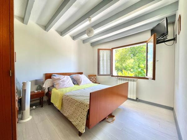 Maison 4 chambres avec T2 indépendant, garage et terrain de 690 m² – 64990 Mouguerre