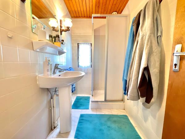 Maison 4 chambres avec T2 indépendant, garage et terrain de 690 m² – 64990 Mouguerre