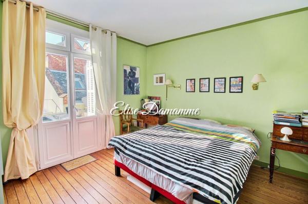 FECAMP "Bénédictine" - MAISON DE CARACTERE 200m², local 27m², dépendance et garage