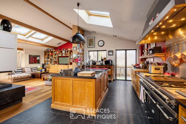 Ancienne imprimerie de plain-pied avec terrasse