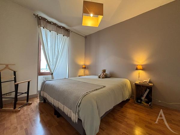 Maison Bourges à deux pas du centre ville avec Jardin garage et local !