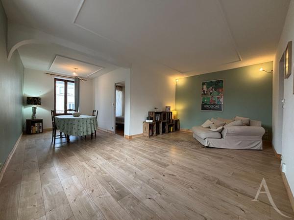 Maison Bourges à deux pas du centre ville avec Jardin garage et local !