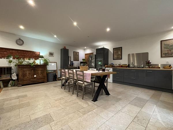 Maison Bourges à deux pas du centre ville avec Jardin garage et local !