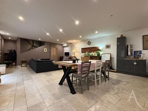 Maison Bourges à deux pas du centre ville avec Jardin garage et local !