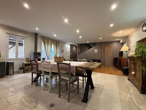 Maison Bourges à deux pas du centre ville avec Jardin garage et local !