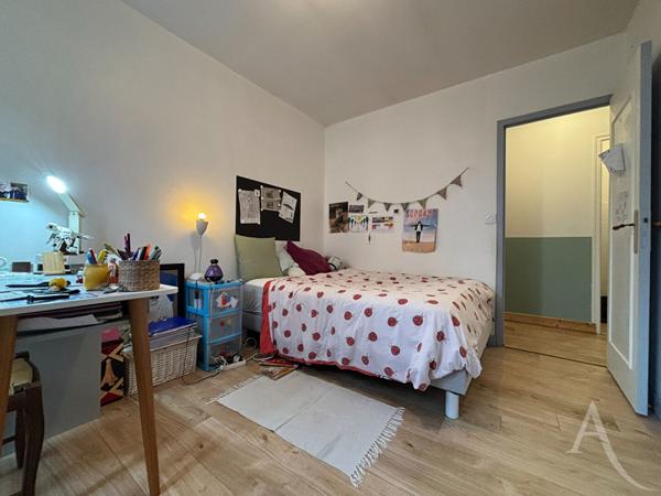 Maison Bourges à deux pas du centre ville avec Jardin garage et local !