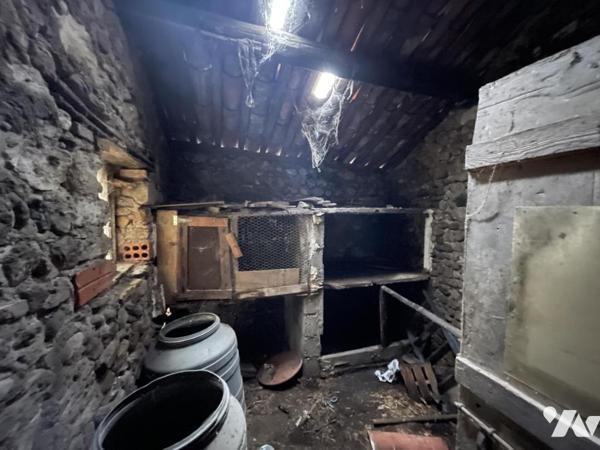 MAISON DE VILLAGE  R+2 AVEC REMISE