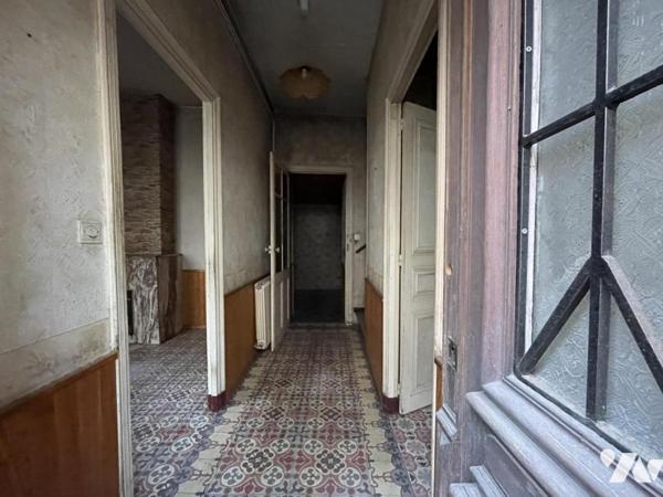 MAISON DE VILLAGE  R+2 AVEC REMISE