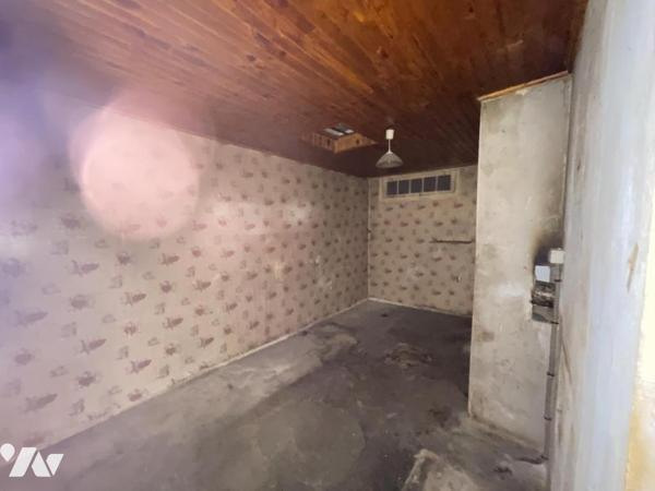 MAISON DE VILLAGE  R+2 AVEC REMISE