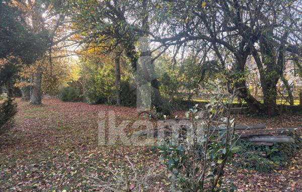 Terrain à Batir de 827 m²