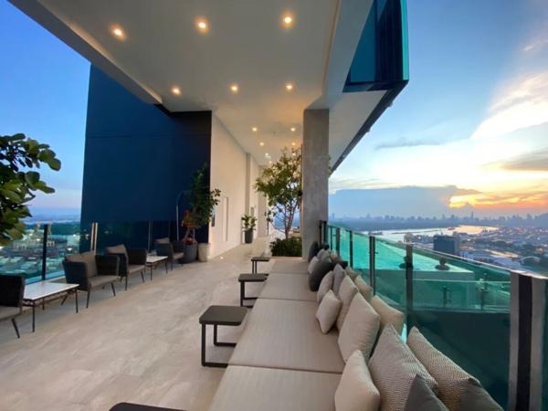 Modiz Sukhumvit 50 Condominiums modernes avec vues panoramiques près du BTS On Nut