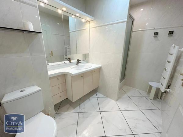 Appartement à louer 5 pièces 123.33m²