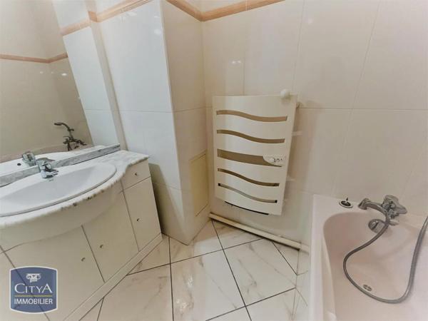 Appartement à louer 5 pièces 123.33m²