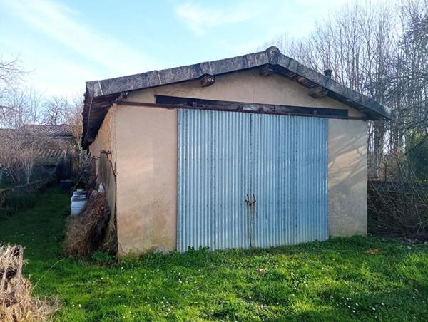 Hangar pour stockage ou garage à ST JUERY