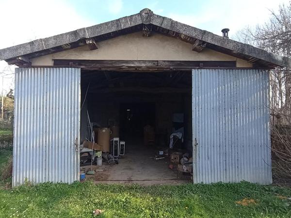 Hangar pour stockage ou garage à ST JUERY