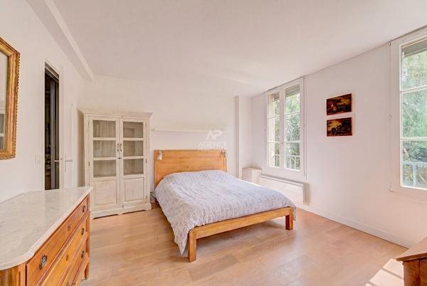Appartement Saint Germain En Laye 5 pièce(s) 111.24 m2 1 090 000 € **  - Référence  18147