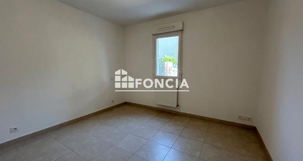 Location Appartement 2 pièces 42.5 m² - Le Thor 84250