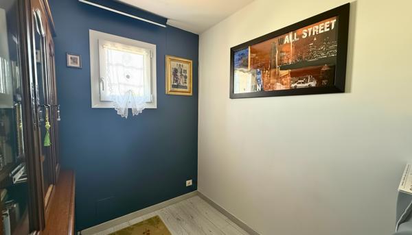 Maison 3 Faces avec Piscine, Pergola, Jardin Arboré et Panneaux Solaires